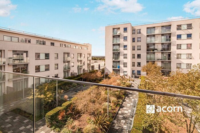 2 Bedroom Flat To Rent In Streatham High Road, London, SW16