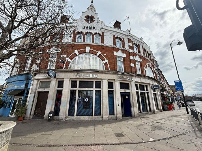 1 Bedroom Flat To Rent In Amen Corner, London, SW17