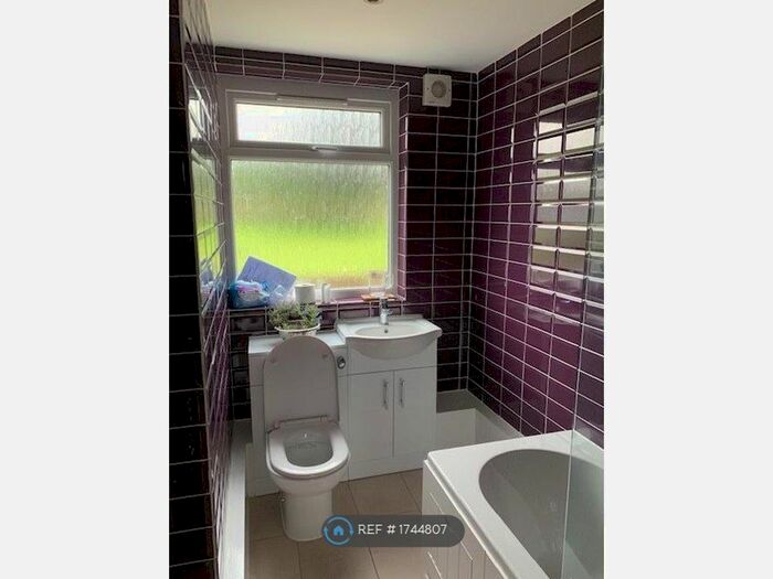 2 Bedroom Maisonette To Rent In Trevithick Drive, Dartford, DA1