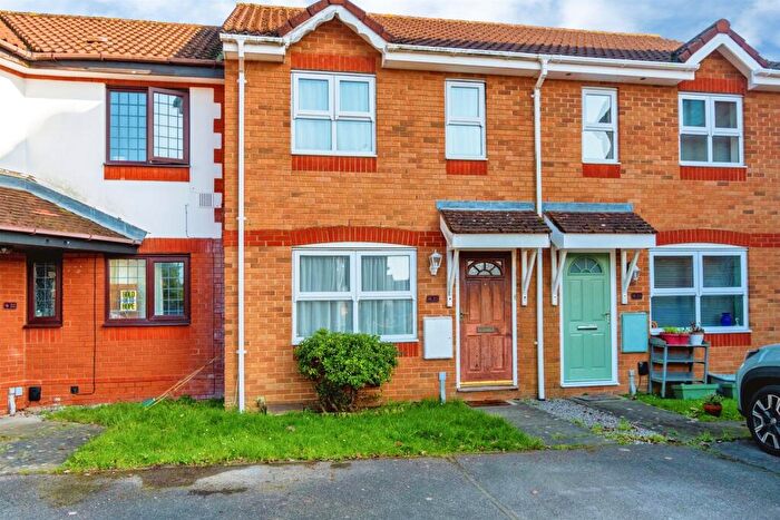 2 Bedroom Terraced House For Sale In Hulton Close, Southampton, SO19