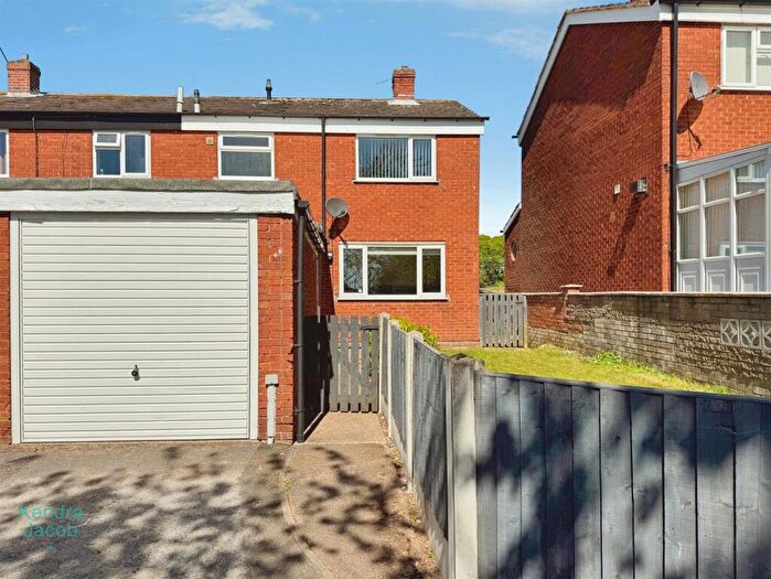 3 Bedroom Semi-Detached House For Sale In Allsopp Drive, Worksop, S81