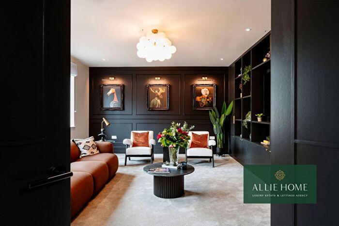 4 Bedroom Flat For Sale In Daffodil Cres, Barnet, EN4