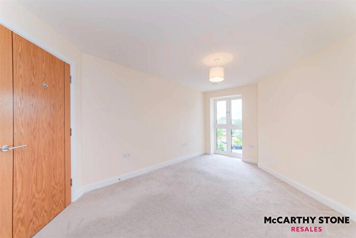 2 Bedroom Flat For Sale In Northwick Park Road, Harrow-On-The-Hill, Harrow, HA1