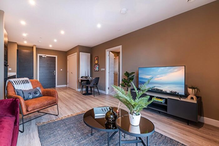 1 Bedroom Apartment To Rent In Hove Central, Boulevard Place Brighton, BN3