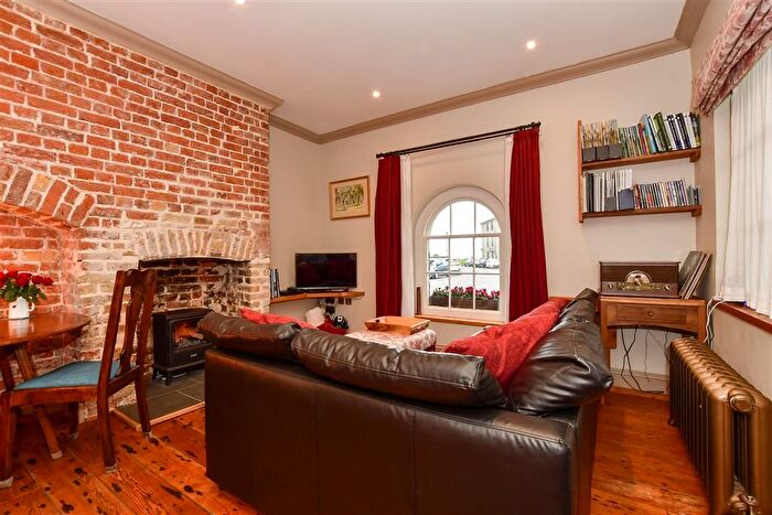 1 Bedroom Detached Bungalow For Sale In North Barracks, Walmer, Deal, Kent, CT14