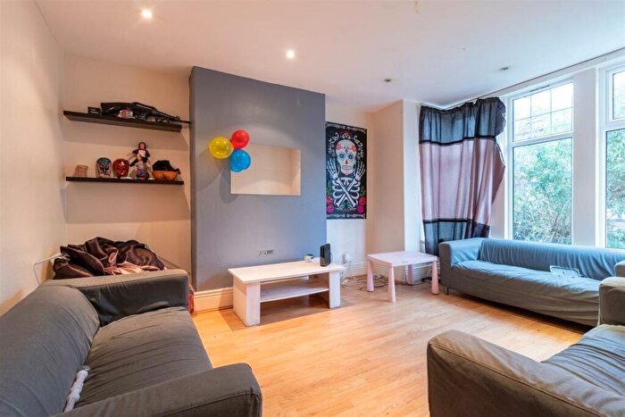 7 Bedroom House To Rent In Estcourt Terrace, Headingley, Leeds, LS6