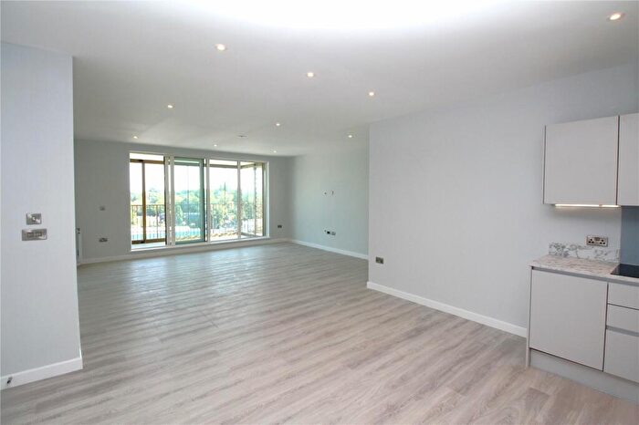 3 Bedroom Apartment To Rent In Park View, Radford Way, CM12