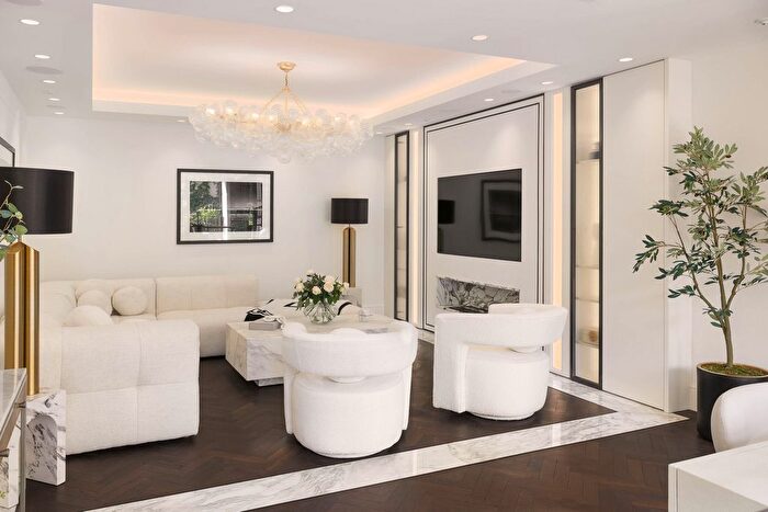 1 Bedroom Flat For Sale In Three Kings Yard, London, W1K