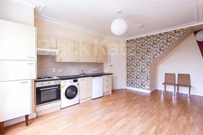2 Bedroom Flat To Rent In Great North Road, Highgate / East Finchley, N6