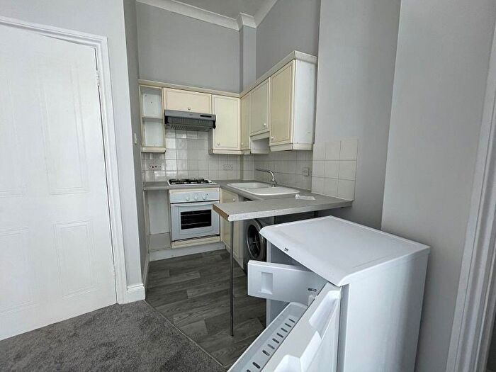 Flat To Rent In Berkeley Court, Kings Road, Brighton, BN1