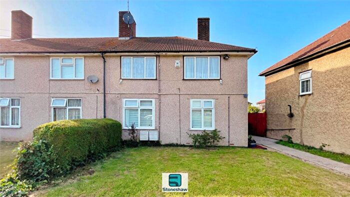 1 Bedroom Maisonette For Sale In Arden Crescent, Dagenham, RM9