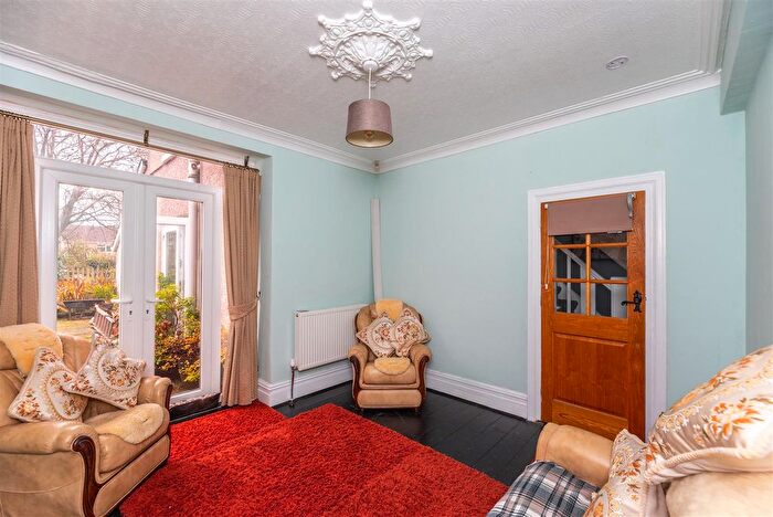4 Bedroom Detached House For Sale In Caemawr Road, Morriston, Swansea, SA6