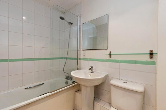 1 Bedroom Flat To Rent In New Street, Cheltenham, GL50