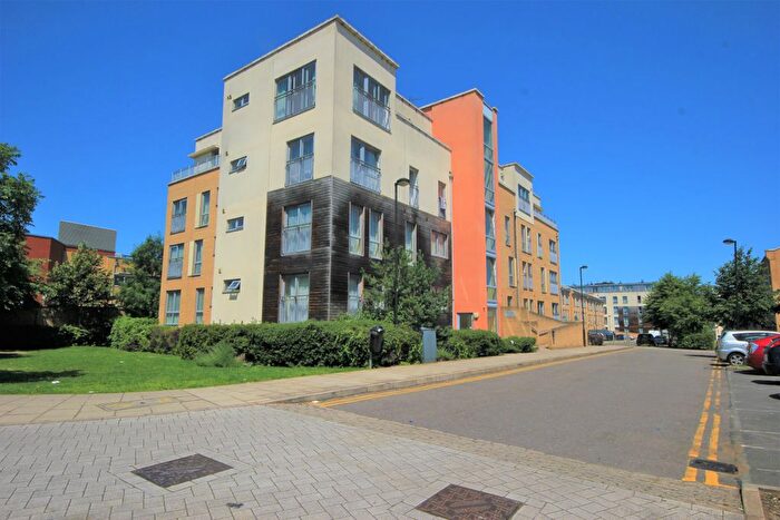 2 Bedroom Flat To Rent In Fortune Avenue, Edgware, HA8