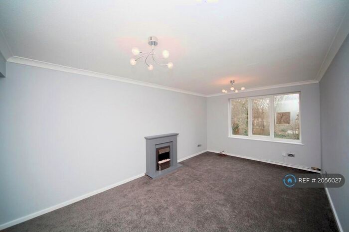 2 Bedroom Flat To Rent In Glenhurst, Beckenham, BR3