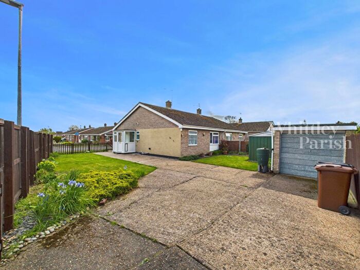 2 Bedroom Semi-detached Bungalow For Sale In Copeman Road, Roydon, IP22
