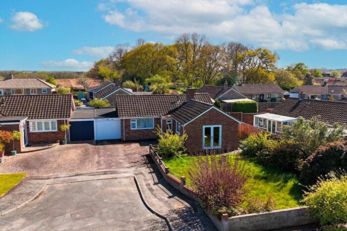 3 Bedroom Detached Bungalow For Sale In Hillcrest, Chedgrave, Norwich, NR14