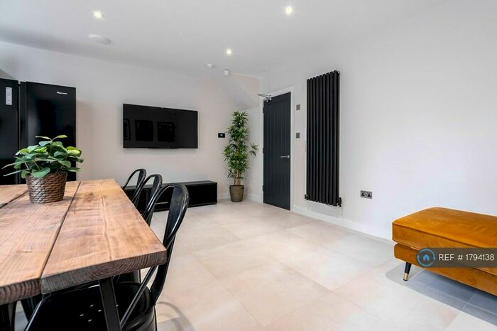 6 Bedroom Terraced House To Rent In Alderson Road, Liverpool, L15