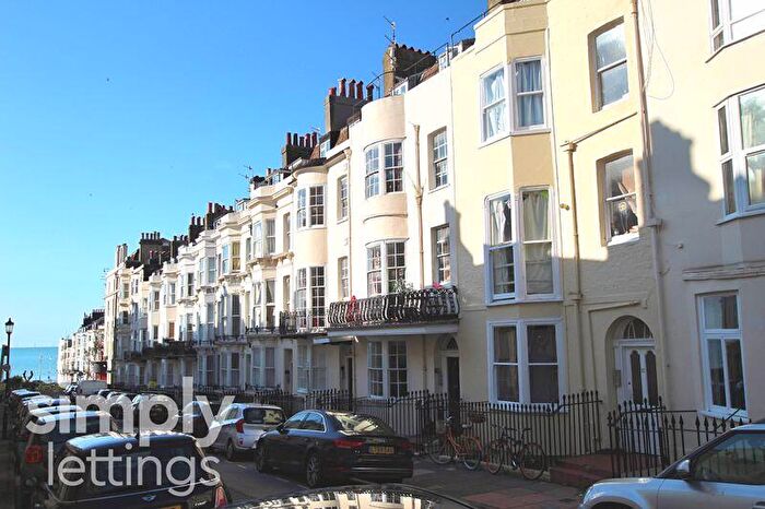 Flat To Rent In Devonshire Place, Brighton, BN2