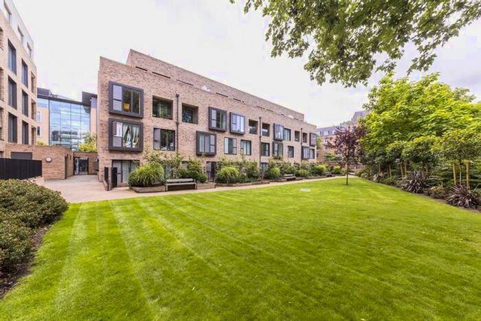 3 Bedroom Flat To Rent In Westking Place, London, WC1H