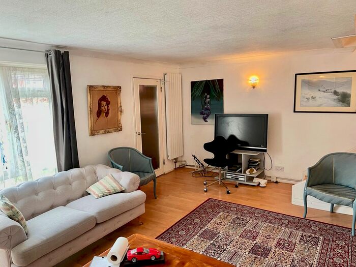 5 Bedroom Terraced House To Rent In Colin Drive, Colindale/West Hendon, NW9