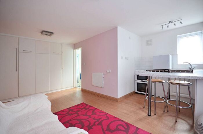 Studio To Rent In Elmley Close, Beckton, London, E6