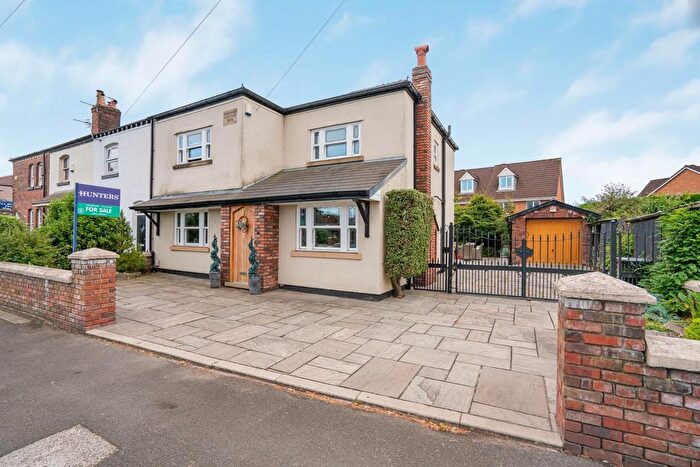 4 Bedroom Cottage For Sale In Newton Road, Lowton, Warrington, WA3
