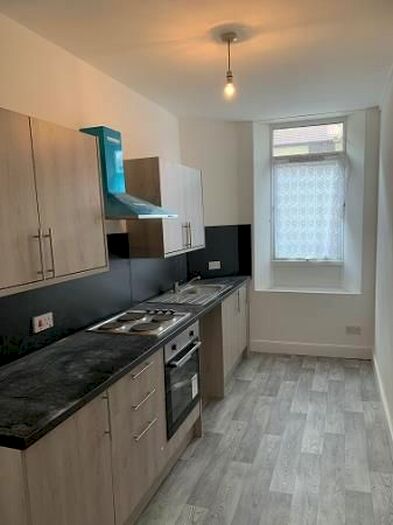 2 Bedroom Flat To Rent In Court Street, Dundee, DD3
