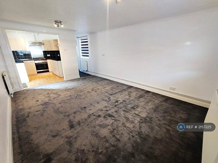 1 Bedroom Flat To Rent In Wimborne Road, Poole, BH15