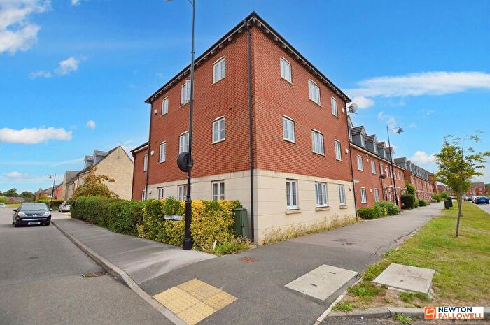 2 Bedroom Flat For Sale In The Pollards, Bourne, PE10