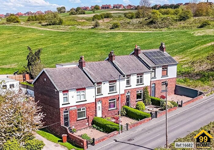 3 Bedroom Terraced House For Sale In Pildacre Hill, Ossett, West Yorkshire, WF12