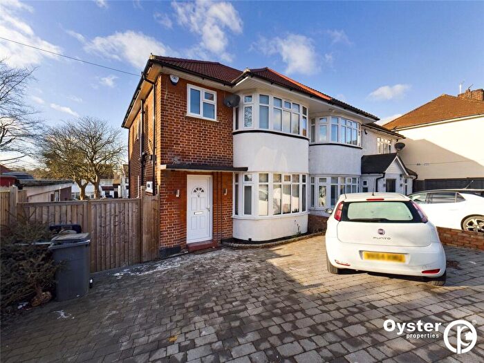 3 Bedroom Semi-Detached House To Rent In Waterfall Road, London, N14