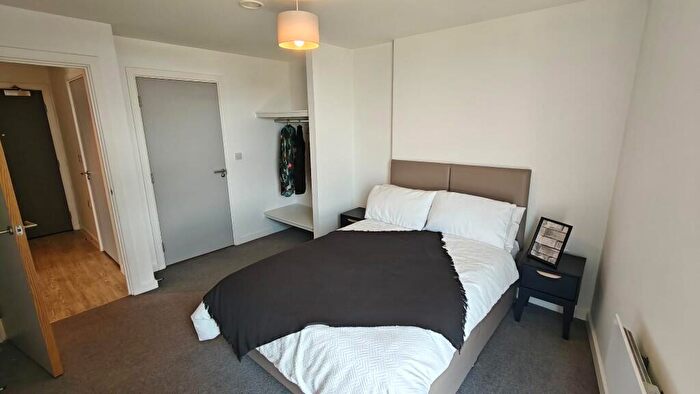 2 Bedroom Apartment To Rent In Vox, M15
