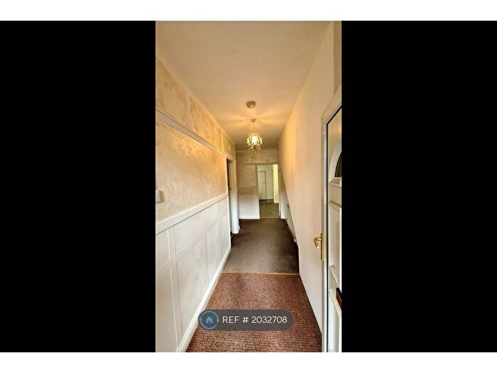 1 Bedroom Flat To Rent In Porthill, Wolstanton, Newcastle-Under-Lyme, ST5