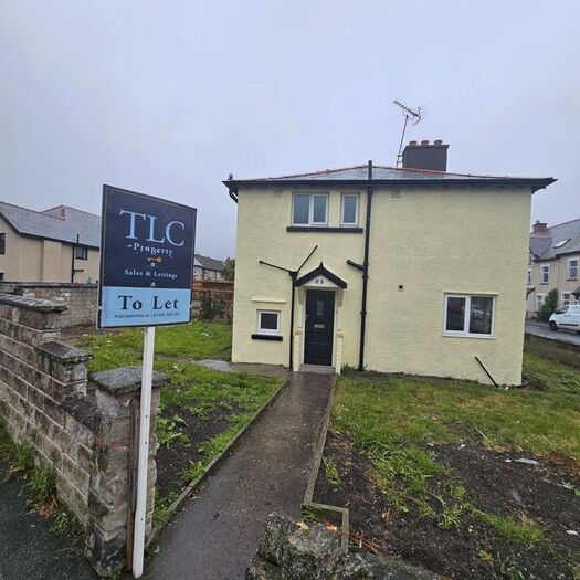 3 Bedroom Semi-Detached House To Rent In Kings Road, Llandudno, LL30