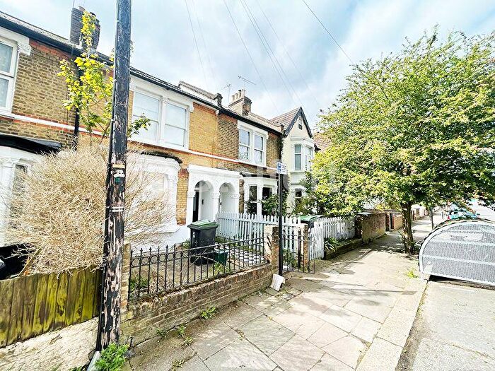 4 Bedroom Terraced House To Rent In Seaford Road, London, N15