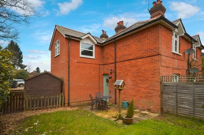 1 Bedroom Maisonette To Rent In Frensham Road, Lower Bourne, Farnham, Surrey, GU10