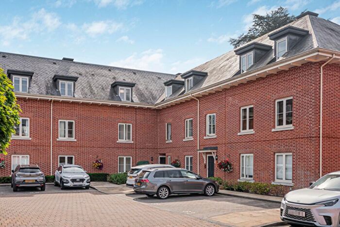 2 Bedroom Apartment For Sale In Henmarsh Court, Balls Park, SG13