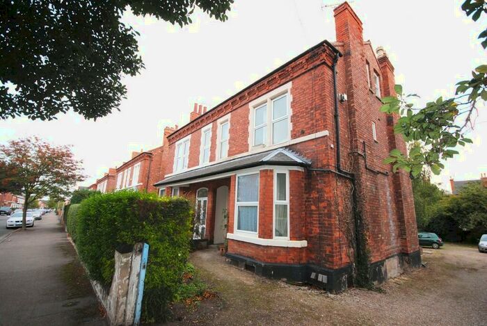 2 Bedroom Flat To Rent In Henry Road, West Bridgford, Nottingham, NG2