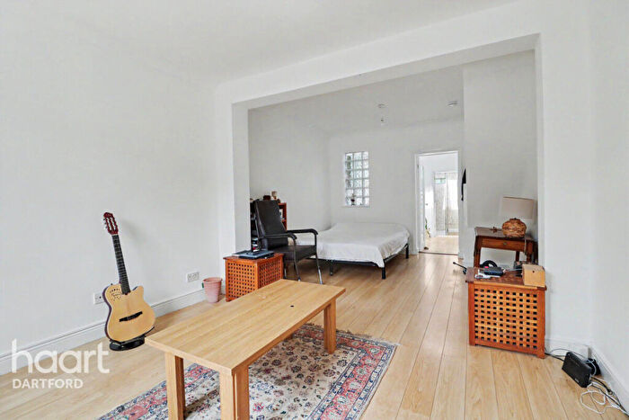 2 Bedroom Terraced House For Sale In St Martins Road, Dartford, DA1