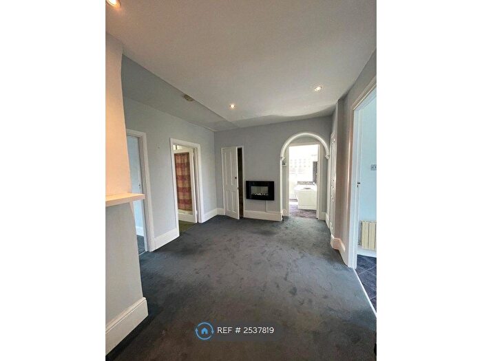2 Bedroom Flat To Rent In Grimston Avenue, Folkestone, CT20