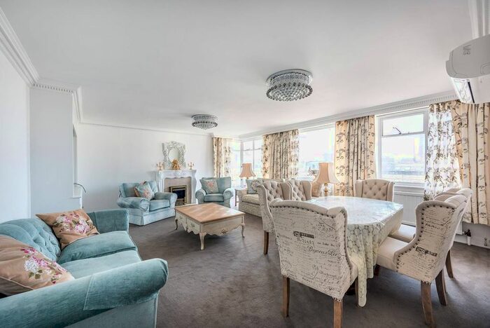 2 Bedroom Flat To Rent In Queens Gate Gardens, Kensington, London, SW7