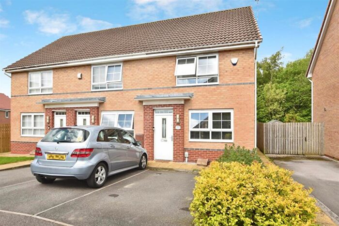 2 Bedroom End Of Terrace House For Sale In Boundary Way, Hull, HU4