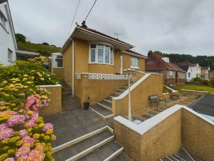 4 Bedroom Detached Bungalow For Sale In Gwscwm Road, Burry Port, SA16