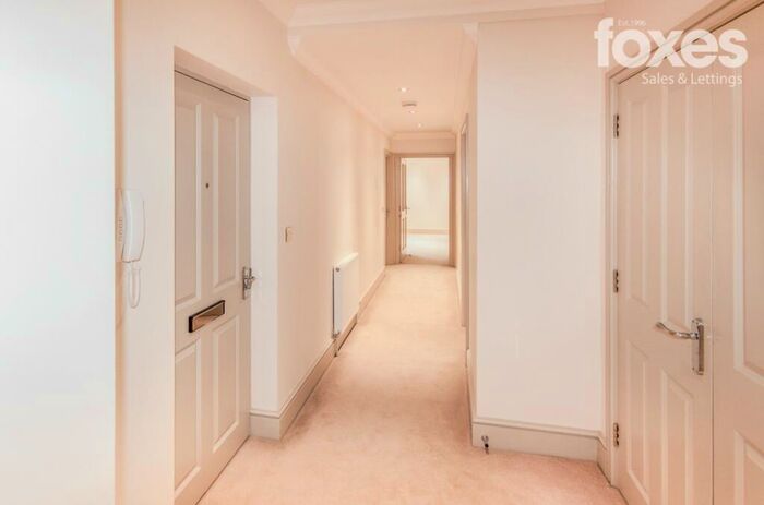 2 Bedroom Apartment To Rent In Pirbright House, West Cliff Gardens, Bournemouth, Dorset, BH2