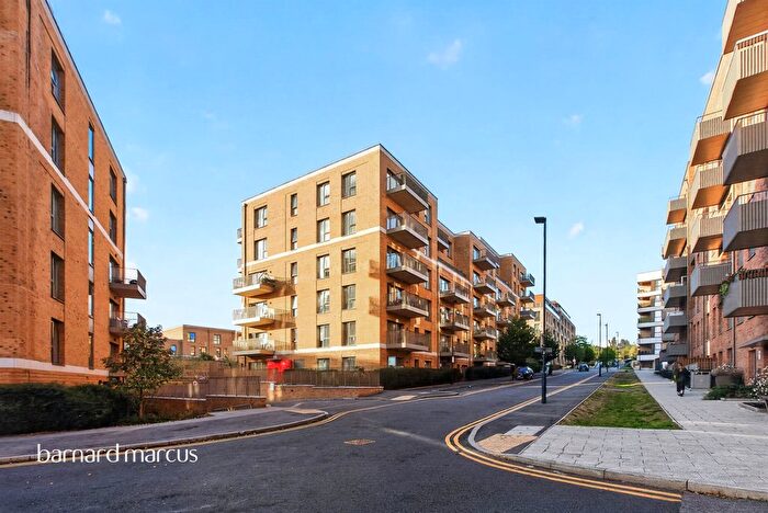 2 Bedroom Flat For Sale In Royal Engineers Way, London, NW7