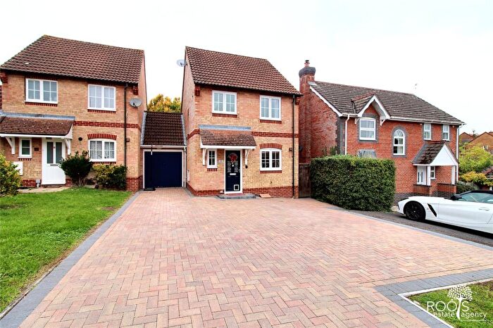 3 Bedroom Detached House For Sale In Naseby Rise, Newbury, Berkshire, RG14