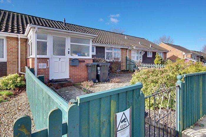 2 Bedroom Bungalow For Sale In Tozer Close, Bournemouth, Dorset, BH11