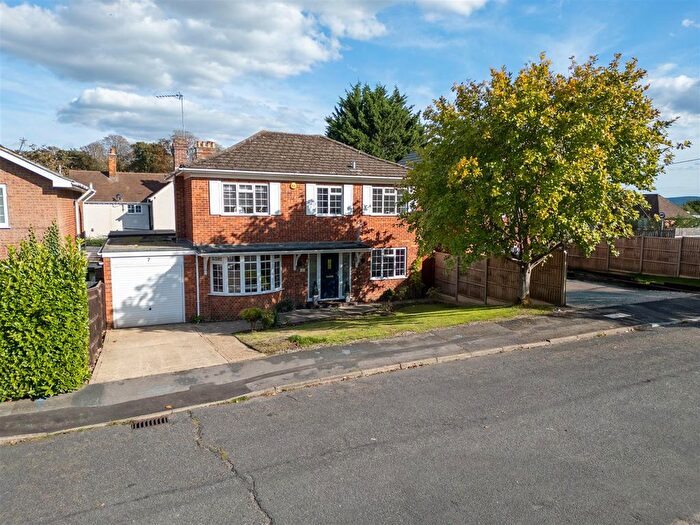 4 Bedroom Detached House For Sale In The Spiert, Stone, Aylesbury, HP17