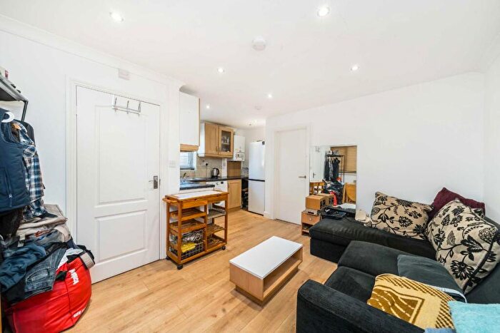 1 Bedroom Flat To Rent In Mountfield Road, Finchley, N3